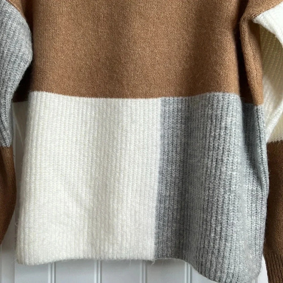 Vici Funnel Neck Neutral Color Block Sweater. Size Small. - Picture 5 of 7